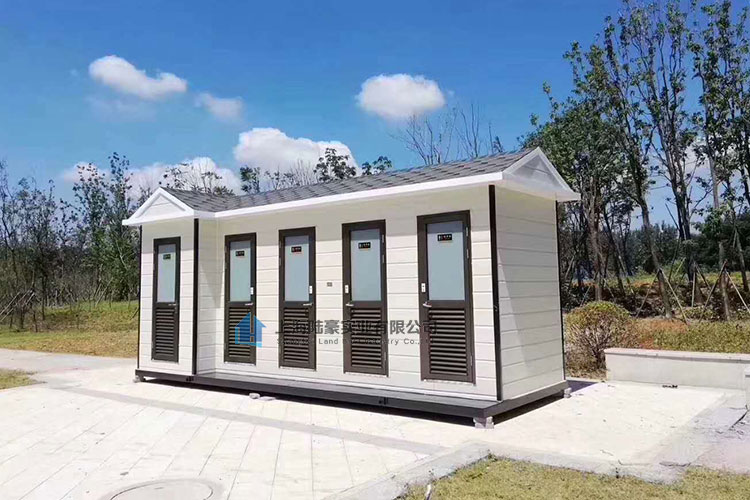 廁所的細(xì)部設(shè)計(jì)，扶手與廁所卷紙！